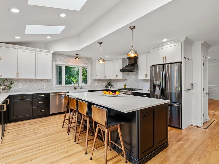 53 W Plain St #B — Photo 1
