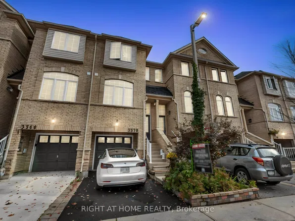 3370 Redpath Cir, Mississauga, ON L5N 8R1