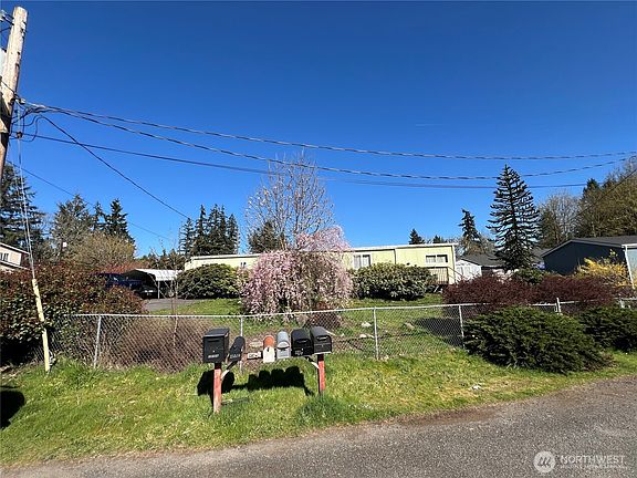 3rd image of 25509 33rd Avenue Ct E