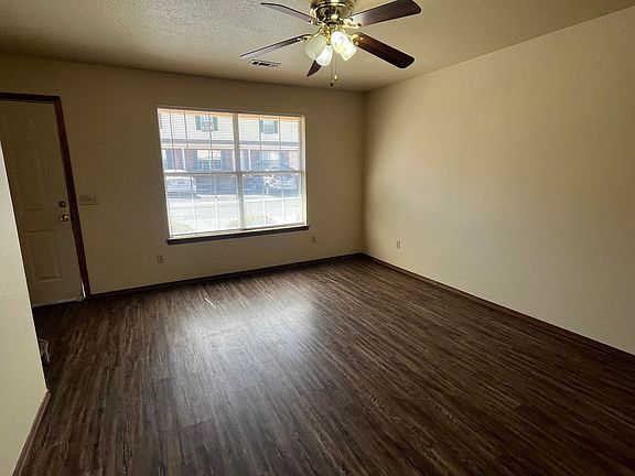 4th image of 1301 S Jonesboro Ave #503