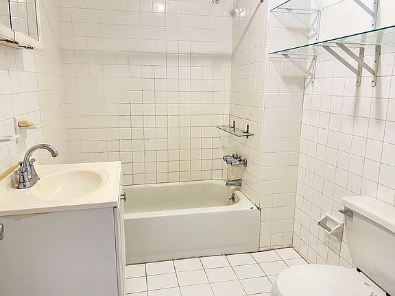 5th image of 280 Putnam Ave APT 3
