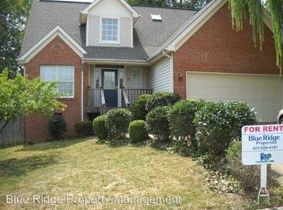 6 University Pl, Johnson City, TN 37604