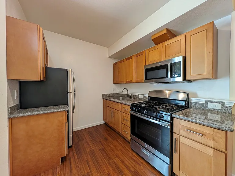 2414 Dana Street — Photo 33