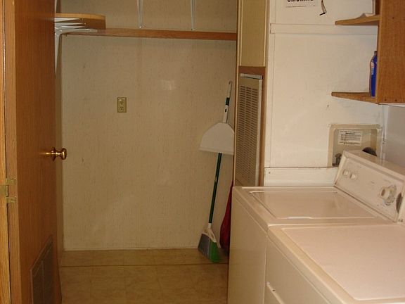 5th image of 12410 NE Paul Dr