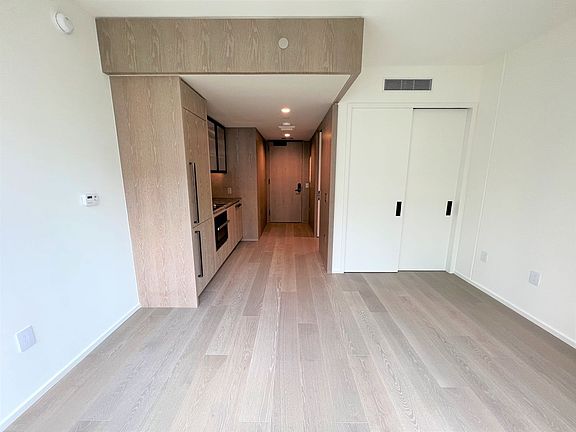 3rd image of 1000 Auahi St #524
