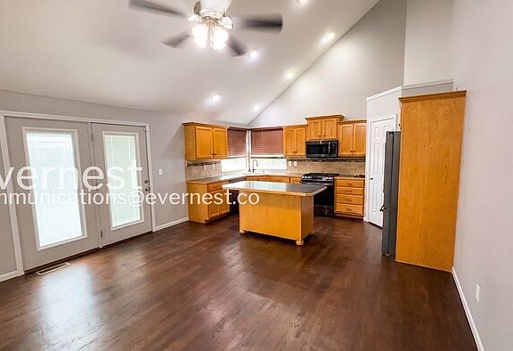 3rd image of 2217 Magnolia Dr