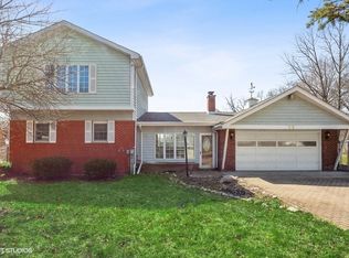 25 Oak St, Port Barrington, IL 60010