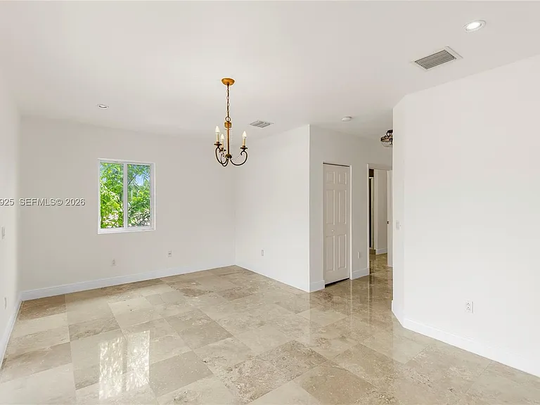 4023 SW 10th St #4023 — Photo 12