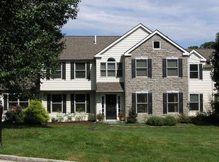 256 Chamounix Cir, Wayne, PA 19087