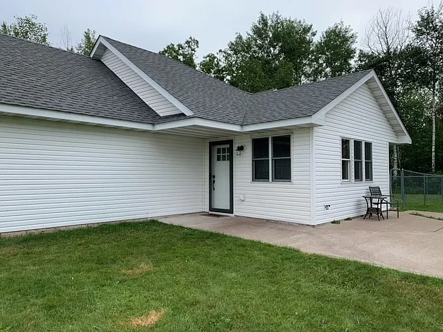 3 bed, 966 sqft, $2,200 — Photo 4