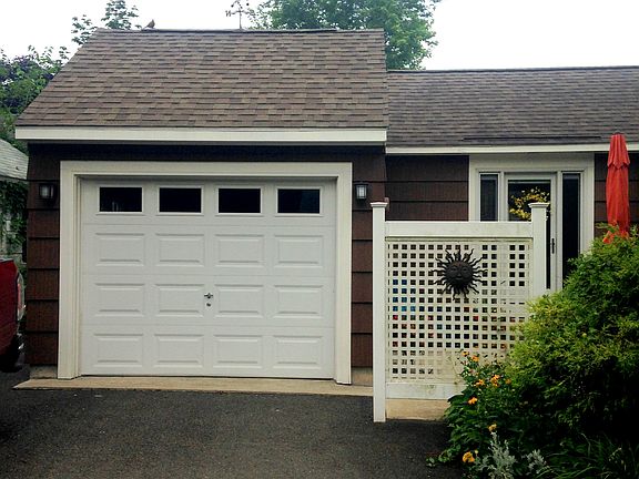 5th image of 28 Lawn St