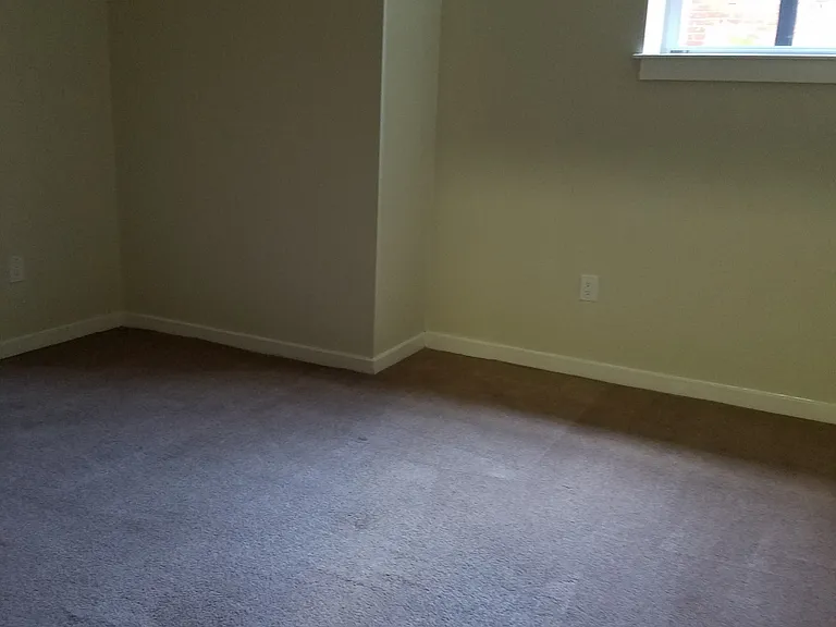 Monument Place Apartments — Photo 34