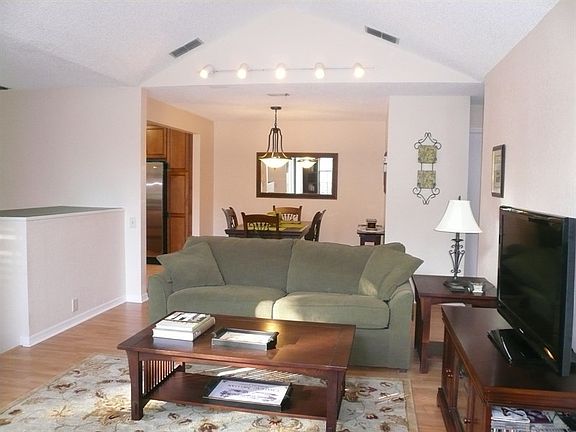 4th image of 322 Los Prados Dr