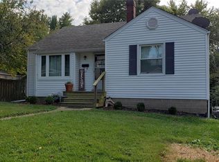 27 Woodland Dr, Collinsville, IL 62234