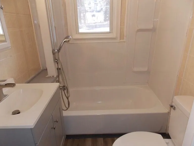 33 Coal St #33 — Photo 1