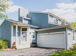 402 Farmbrook Ct, Romeoville, IL 60446