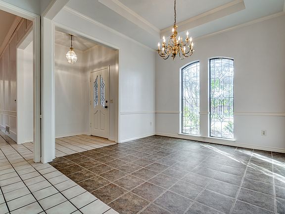 3rd image of 4301 Lottie Ln