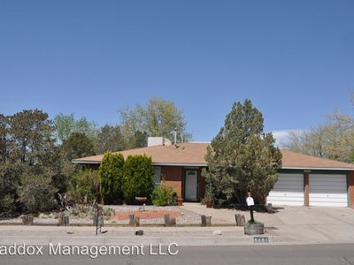 8201 Yeager Dr NE, Albuquerque, NM, 87109