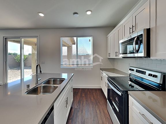 4th image of 4821 Yellow Star Ct