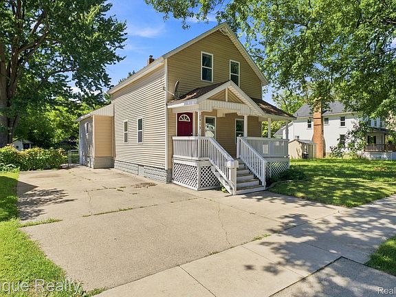 3rd image of 2413 Walnut St