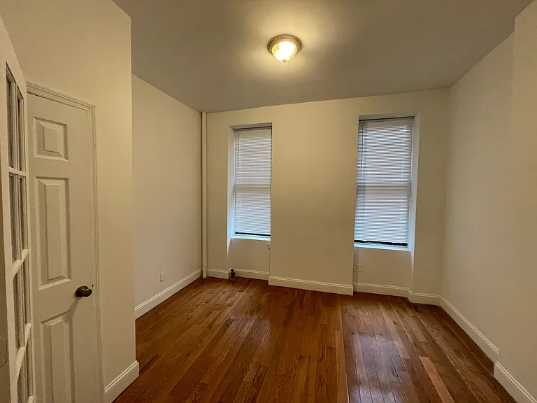 710 9th Ave #2D — Photo 3