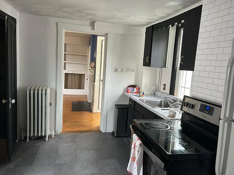 175 William St #2 — Photo 7