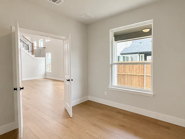 7183 Lathrop Ln — Photo 6