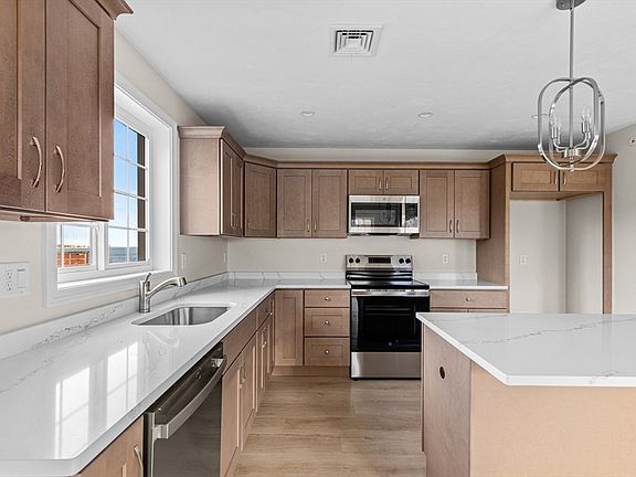 3rd image of 393 Court St #6