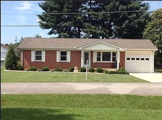 1104 Henley St, Decherd, TN 37324