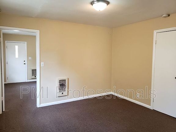 4th image of 1036 13th Ave S