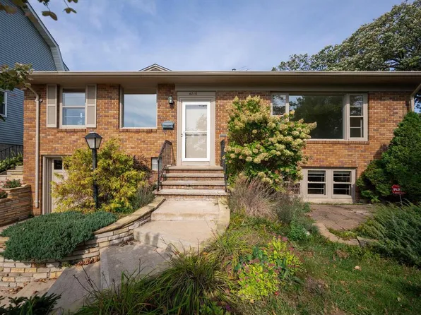 4216 Shoreline Dr, Robbinsdale, MN 55422