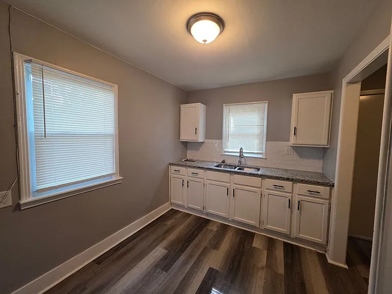 5429 College Ave — Photo 4