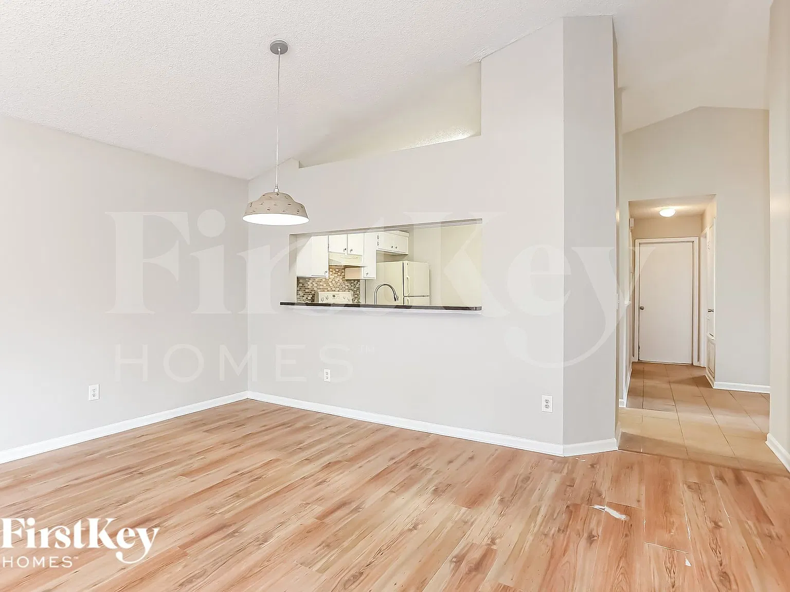 3 bed, 2.0 bath, 1256 sqft, $2,445 — Photo 4
