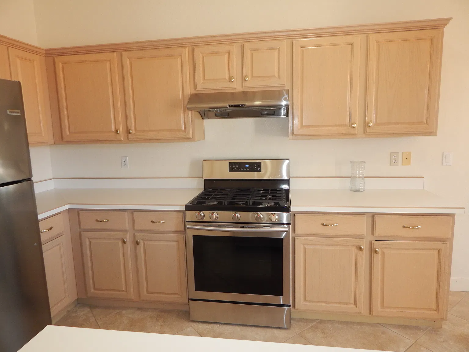 3 bed, 2.0 bath, 1754 sqft, $1,595 — Photo 2