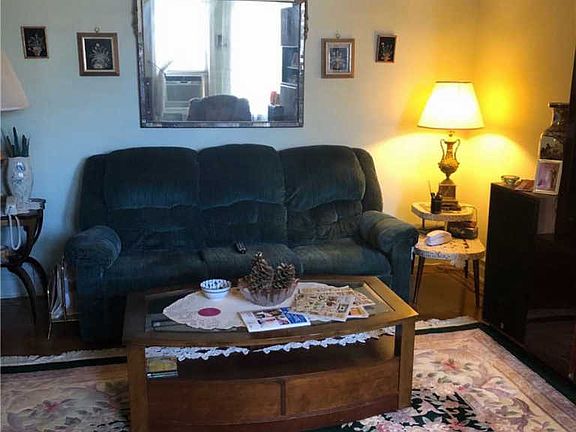 3rd image of 3505 72nd St APT 4C
