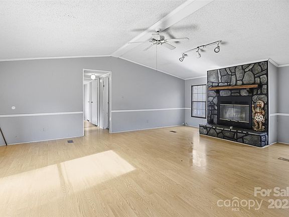 4th image of 218 Arizona Pl NW
