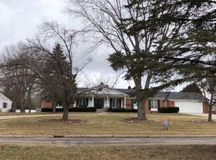 1032 Stonegate Ct, Flint, MI 48532