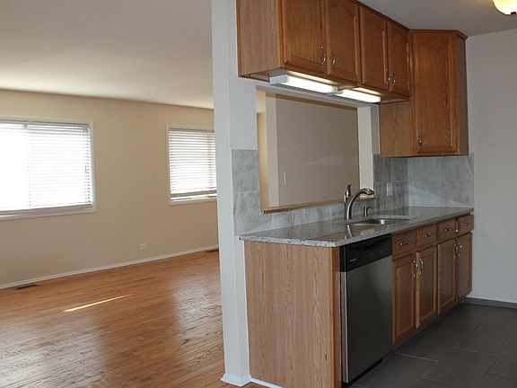 3rd image of 336 Palisades Pt #60D