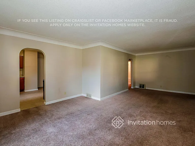 3940 3rd St NE — Photo 4