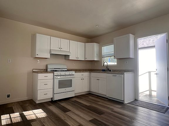 3rd image of 3426 Maricopa St #B
