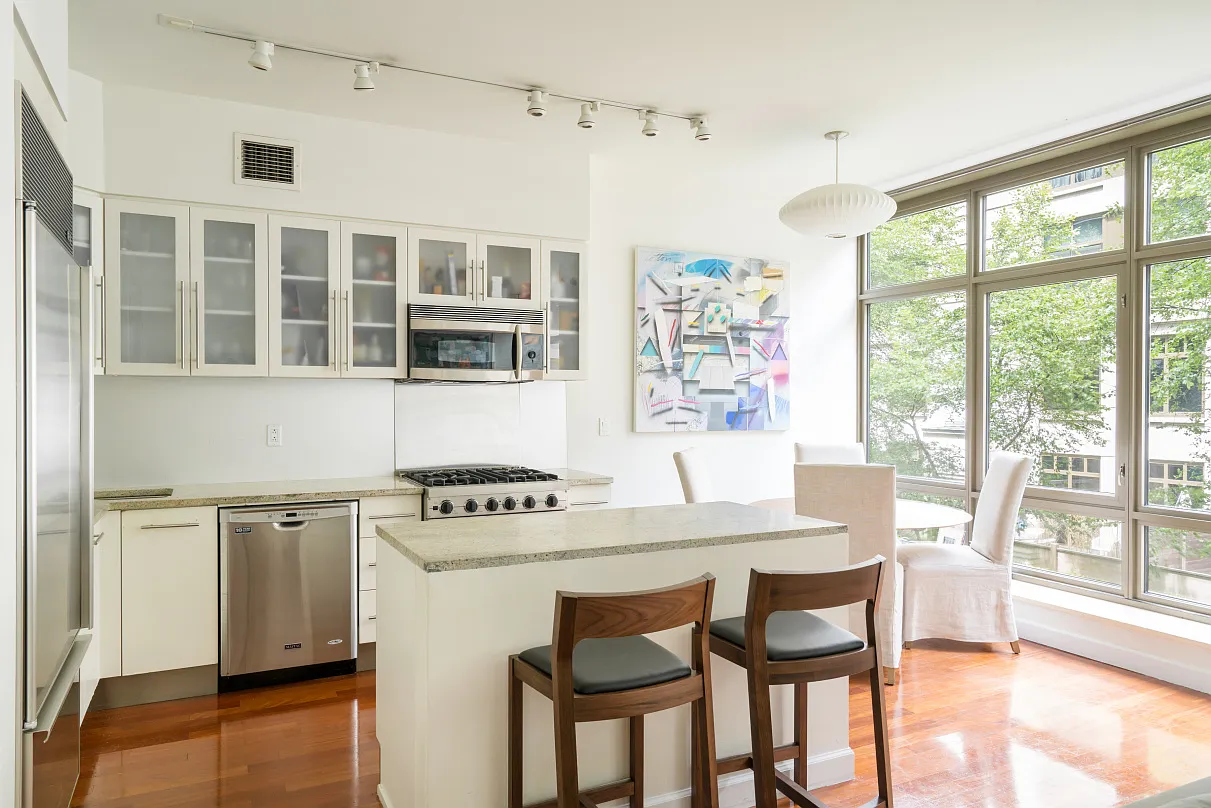1 Morton Square — Photo 2