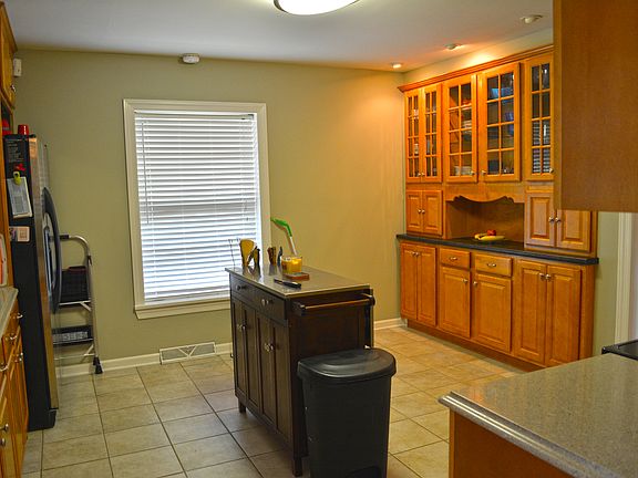 2nd image of 426 Bellwood Dr