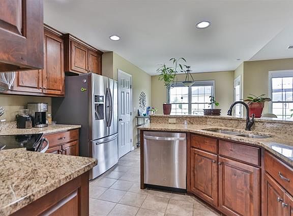 3rd image of 5148 S Oak Cir
