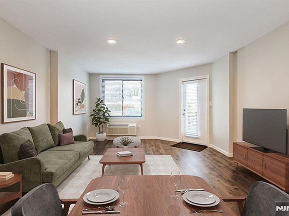 2nd image of 115 Polifly Rd APT 5D