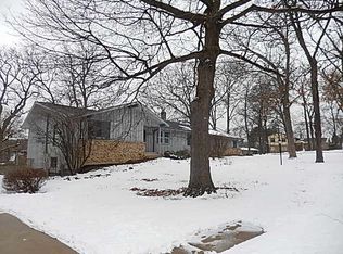250 Williamsburg Dr, Bartlett, IL 60103