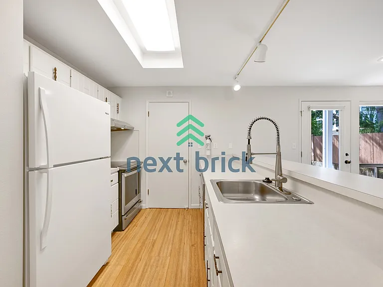 100 108th Ave SE #BELLEVUE 100 — Photo 6