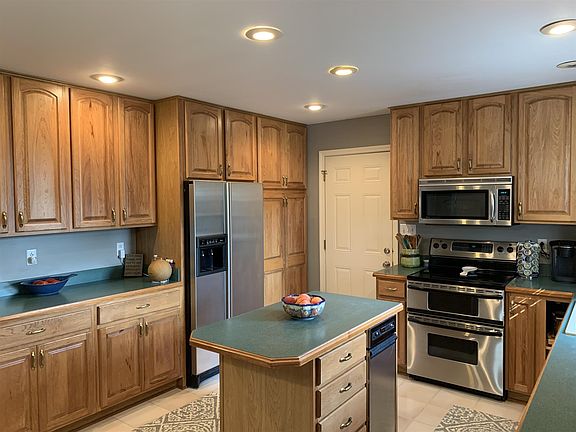 5th image of 8297 Oak Dr