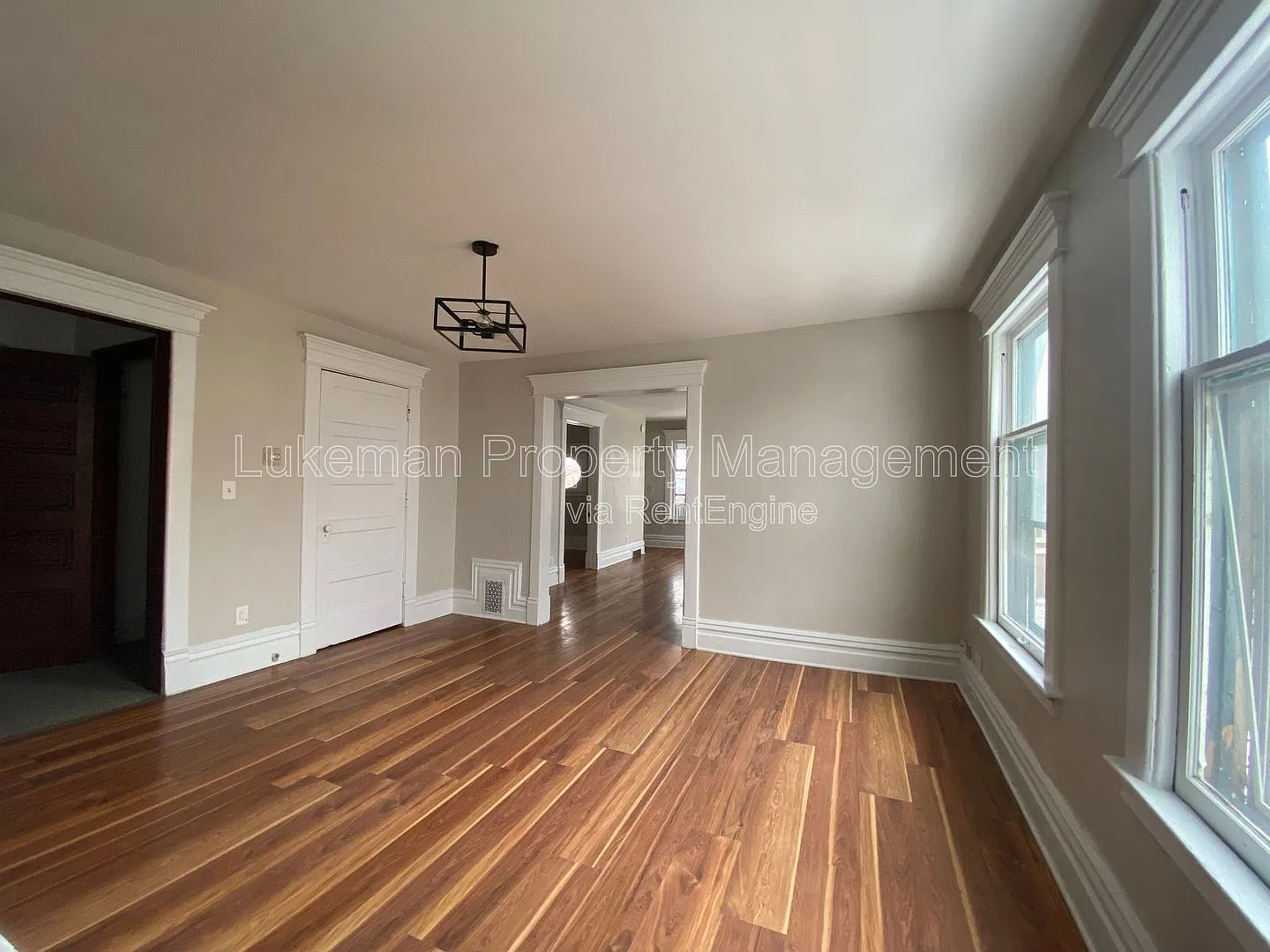 4 bed, 2.0 bath, 1411 sqft, $1,300 — Photo 2