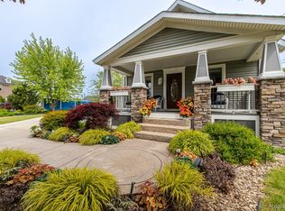 61 Cutting Dr, Troy, MI 48085