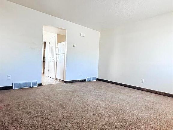 2nd image of 828 E Factory St APT 8
